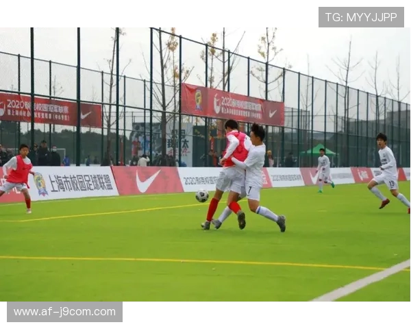 以足球冠军李琦为核心的成长历程与辉煌成就全景精彩全面深度展现